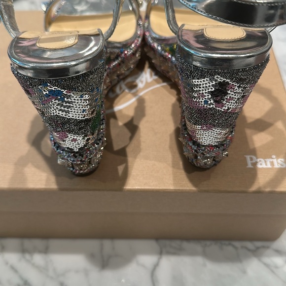 CHRISTIAN LOUBOUTIN
Pira Ryad Studded Sequin Metallic Platform - Picture 4 of 6